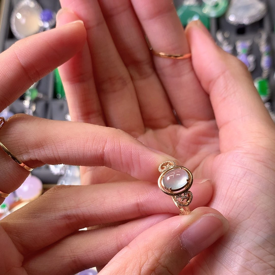 翡翠戒指18K金镶嵌戒指