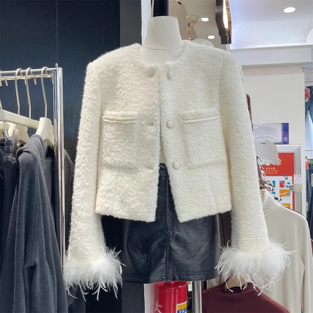 白鸭羽绒冬季法式温柔风圆领毛毛小香风短外套别致设计感开衫外衣