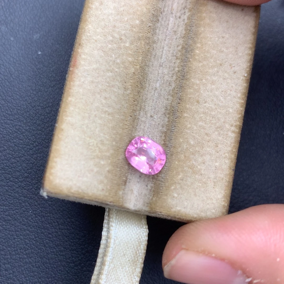 裸石尖晶石1.2ct全净马亨盖