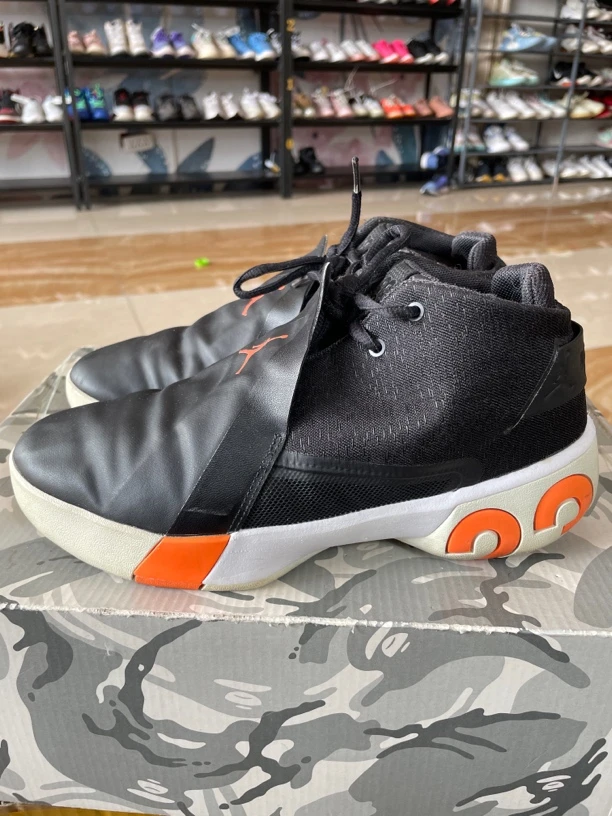 90新 maje 40.5码255/Jordan Ultra.Fly 3 巴特勒 篮球鞋