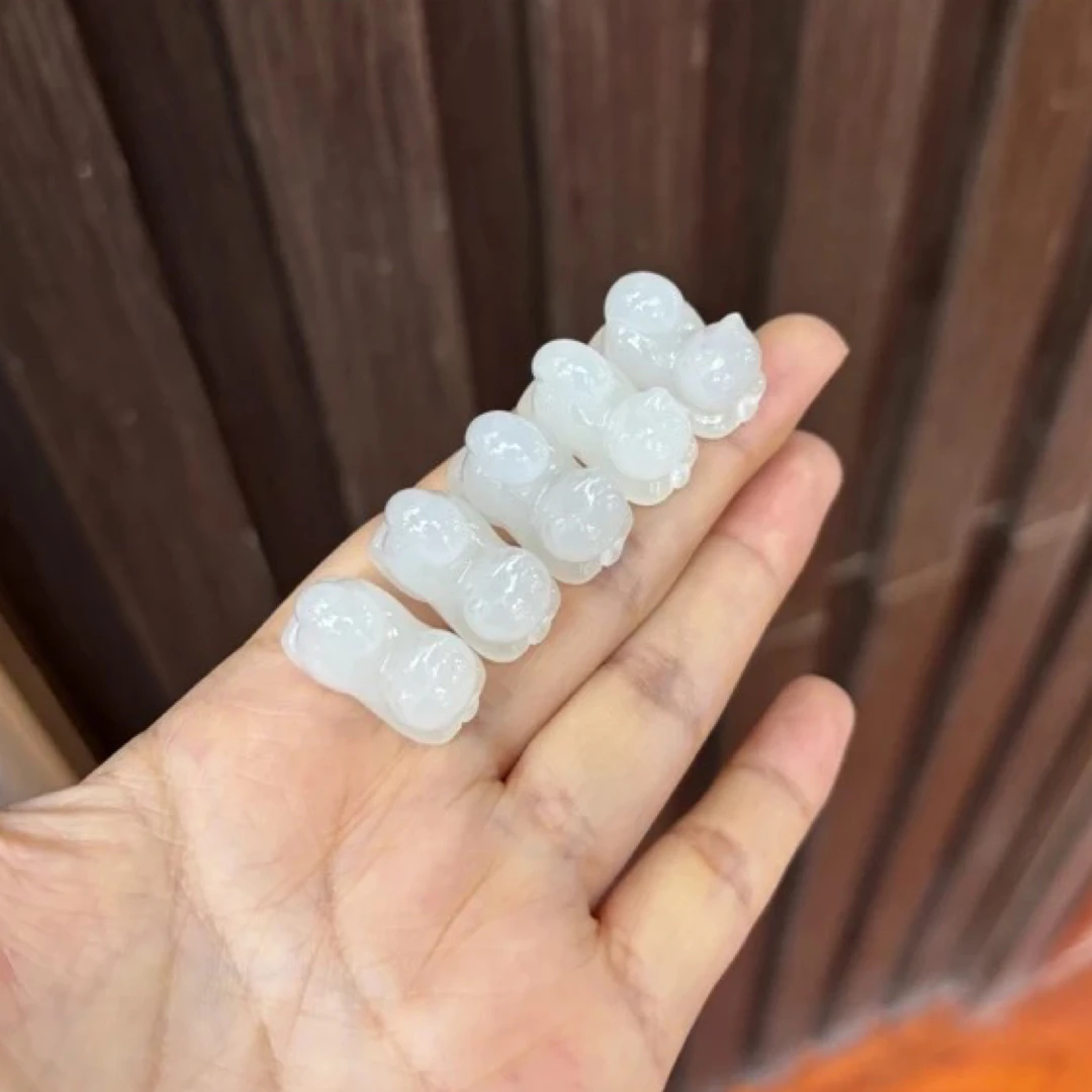 062702wm 和田玉青海料高冰晴猫猫吊坠约23*12*16多样性发其一