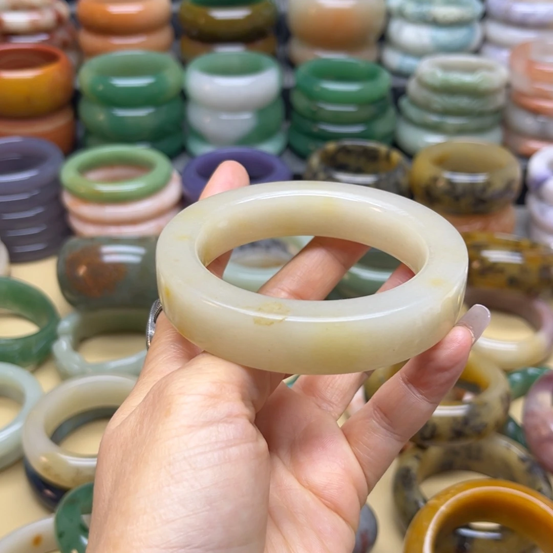 石英质玉手镯未镶嵌云*不退