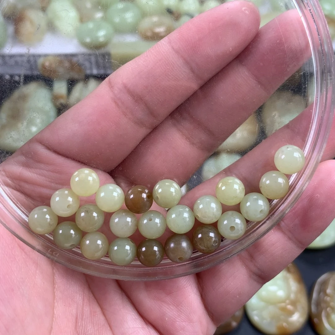 ****清和田玉未镶嵌颈饰