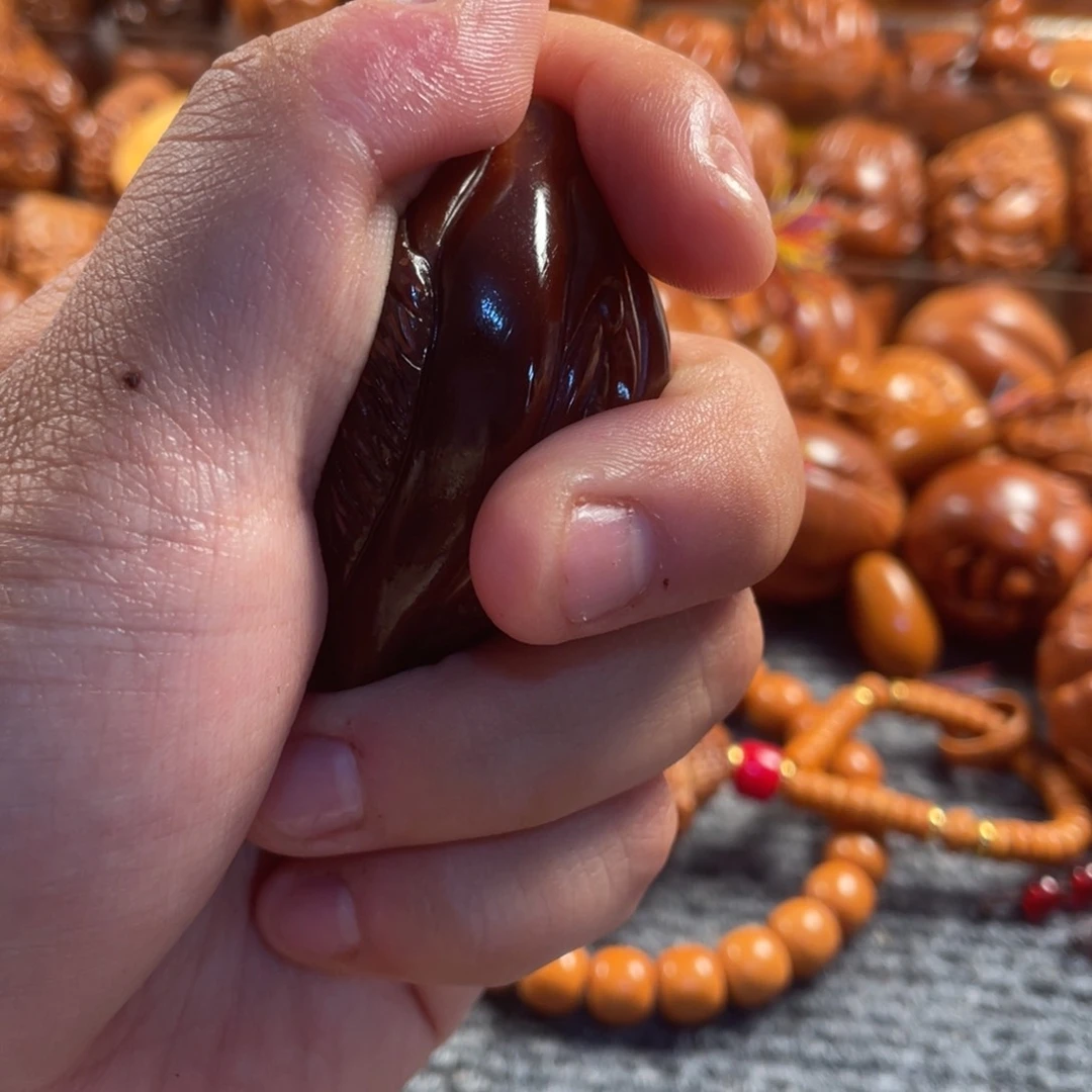 橄榄核吊坠玉华四面