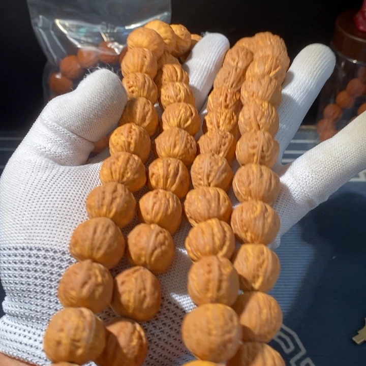 文玩核桃手串…………16