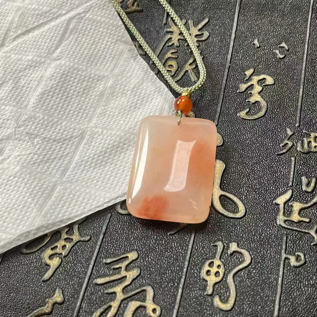 新疆藕粉桃花酿时尚方形平安无事牌吊坠【祥灵】（多样性）