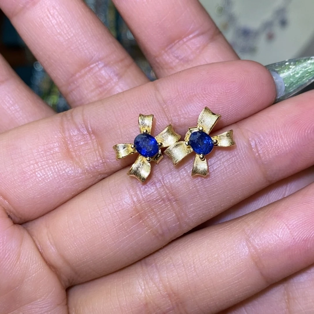 蓝宝石耳钉银S925镶嵌