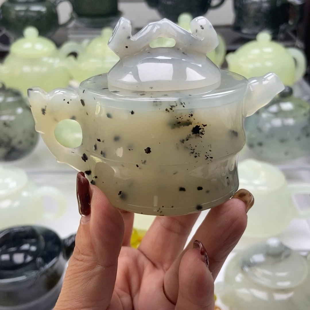 蛇纹石玉未镶嵌壶
