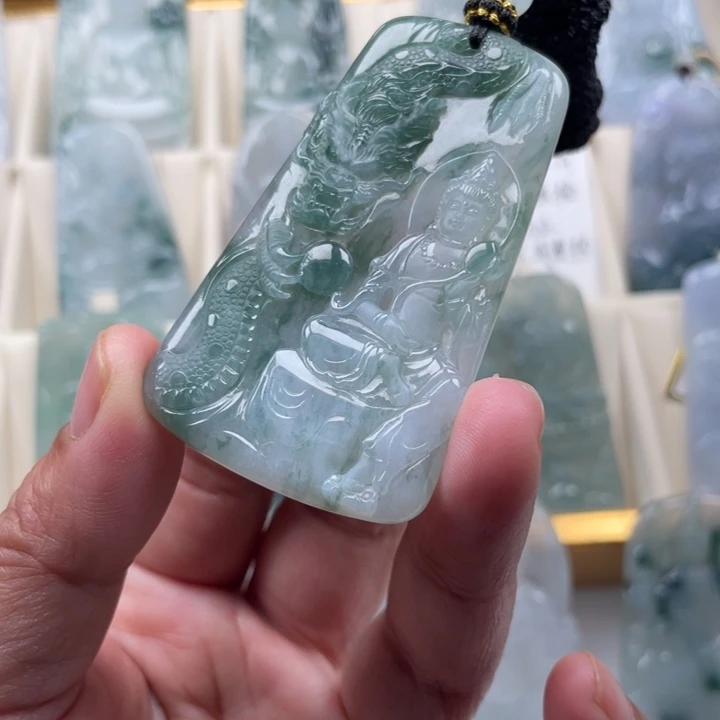 翡翠未镶嵌颈饰玉