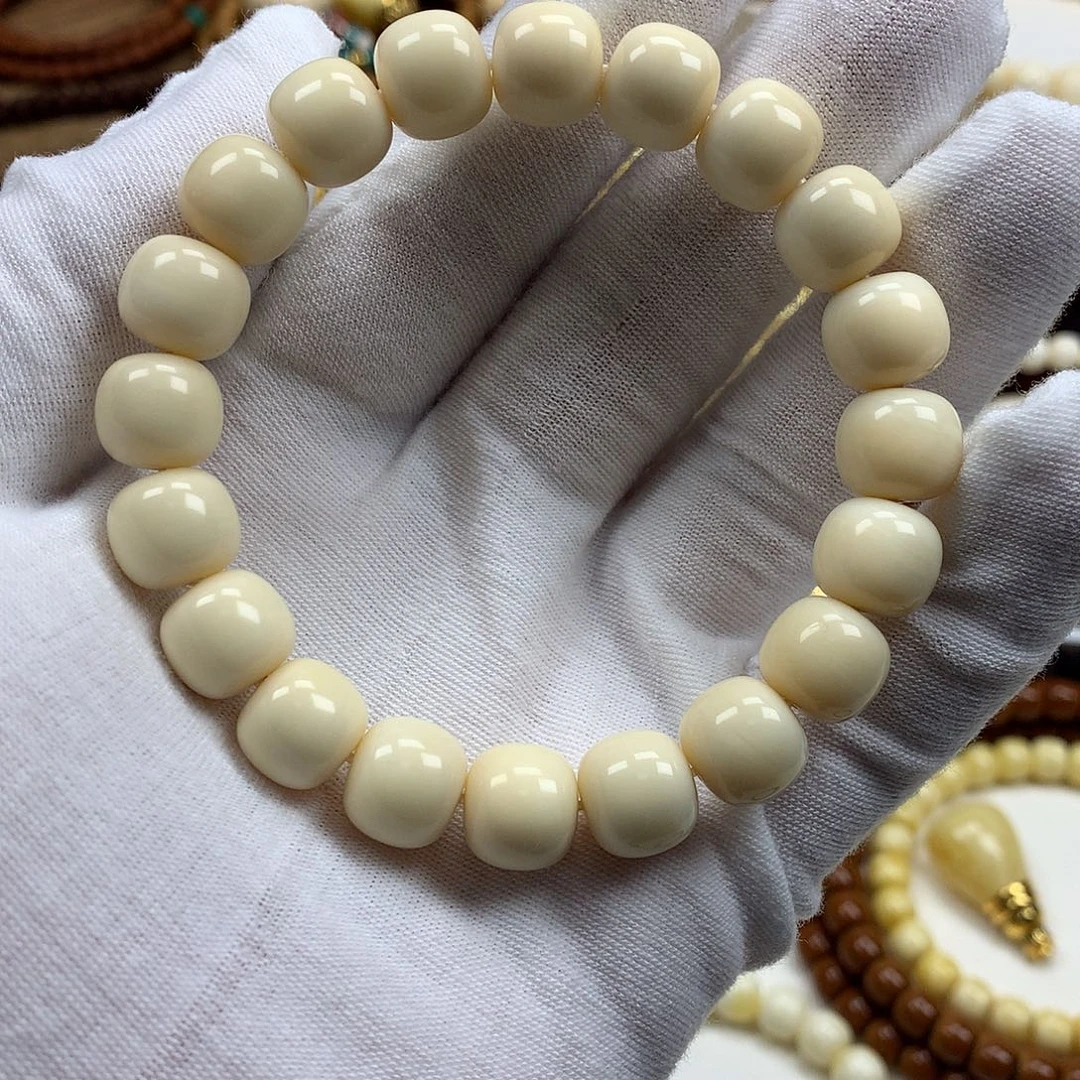 小***啊白玉菩提手串核银管