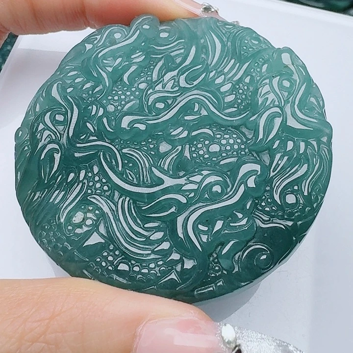 翡翠未镶嵌颈饰天然的A货翡翠多样性发其一