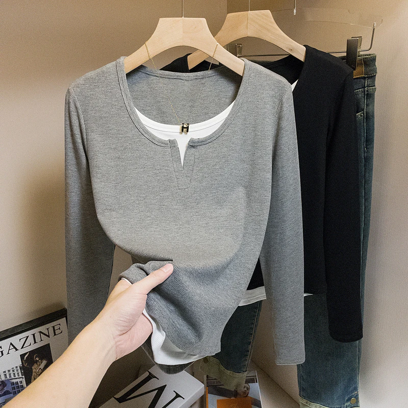 大码女装微胖妹妹假两件V领正肩长袖t恤女春秋装显瘦上衣