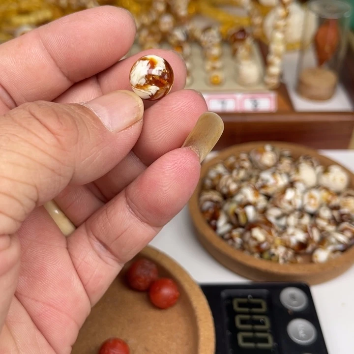 琥珀裸石未镶嵌洪*?75号