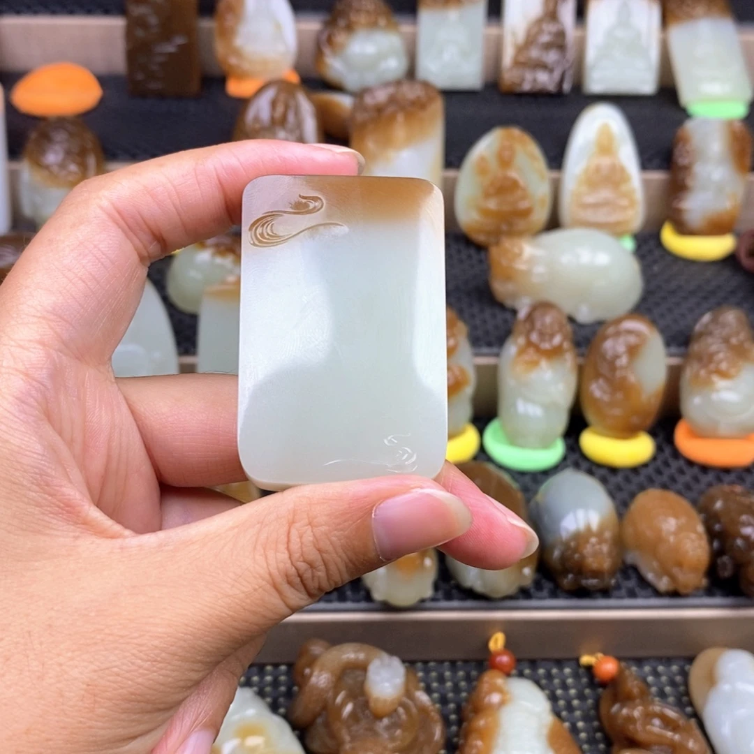 5***5颈饰未镶嵌和田玉