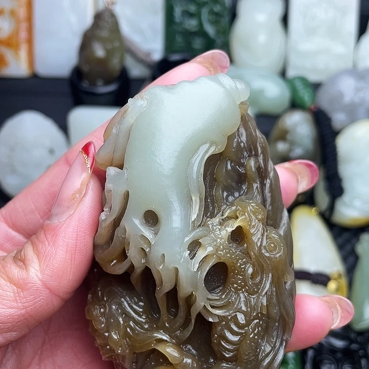 和田玉颈饰未镶嵌代**豹