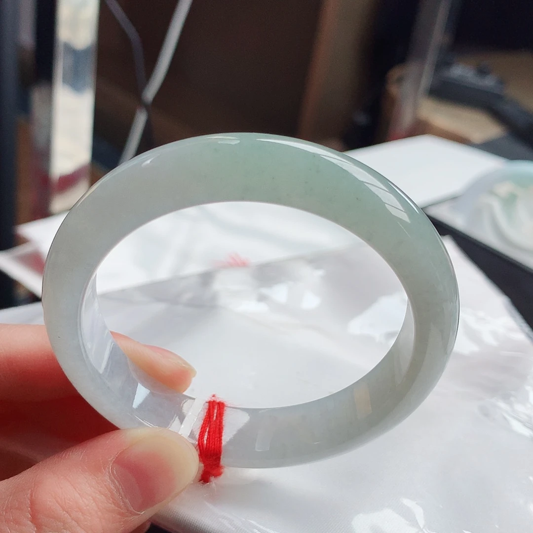 翡翠手镯未镶嵌天然翡翠A货