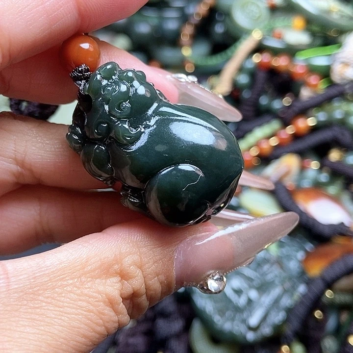 和田玉颈饰未镶嵌