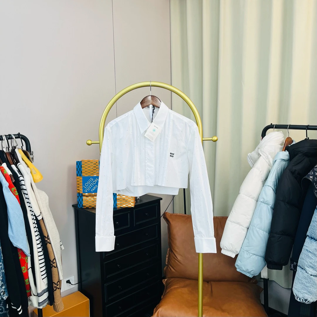 miumiu/缪缪 白色衬衫上衣 M码 全新带吊牌