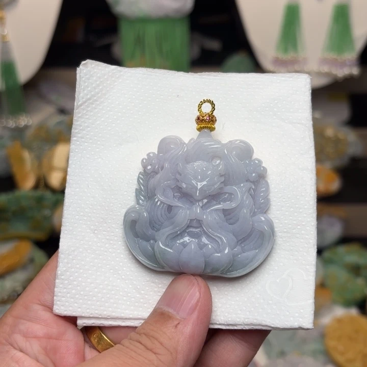 颈饰未镶嵌翡翠吊坠
