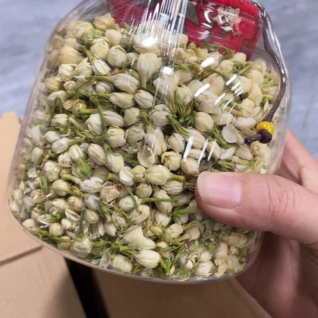 杯子里还有很多东西