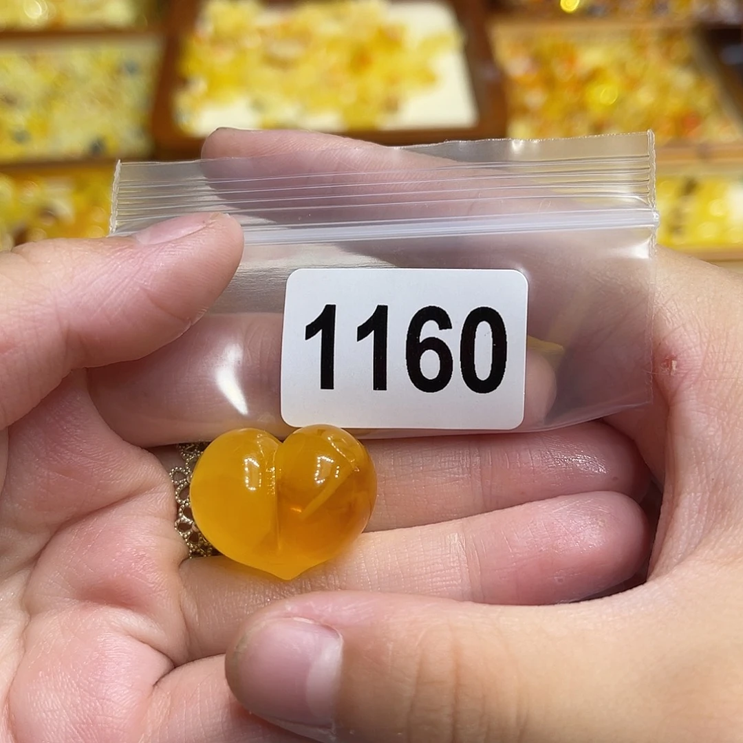 琥珀未镶嵌颈饰蜜蜡