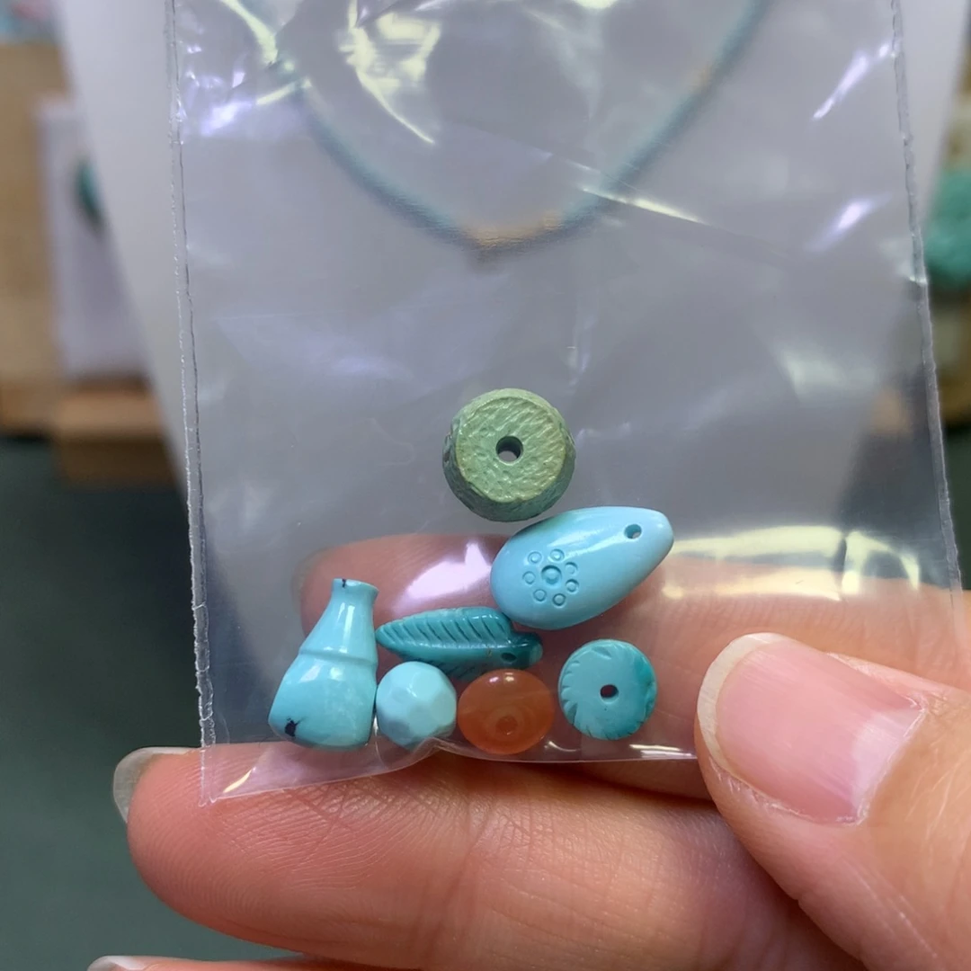 南红玛瑙配饰未镶嵌