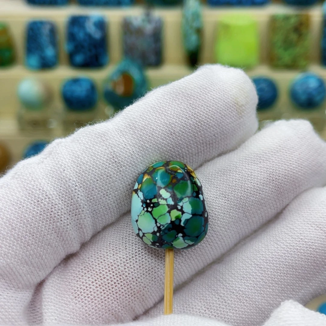 未镶嵌绿松石颈饰