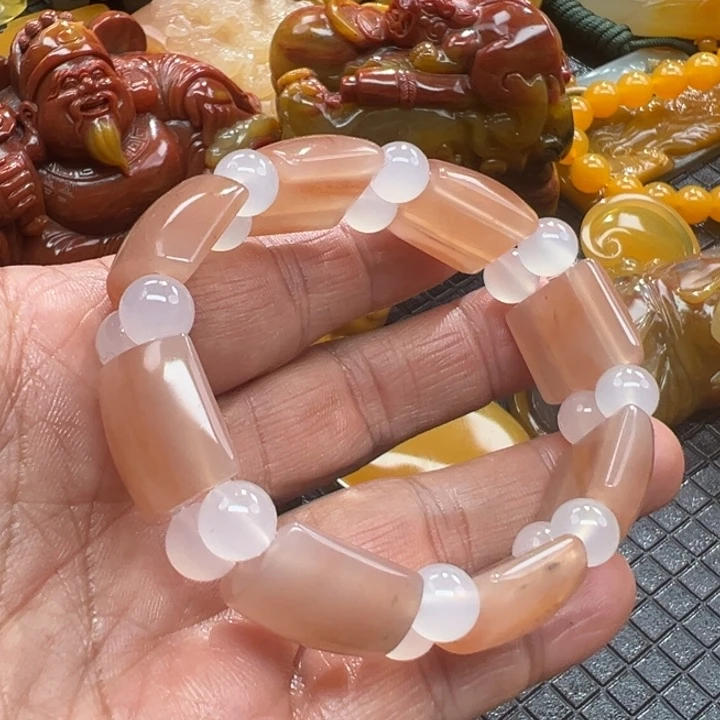 石英质玉（黄龙玉）颈饰未镶嵌