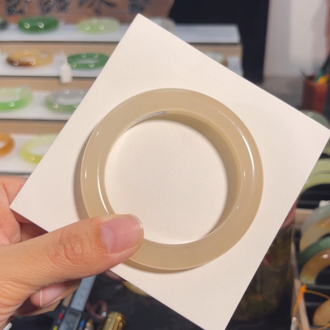 和田玉未镶嵌手镯  「荧光冰粉」