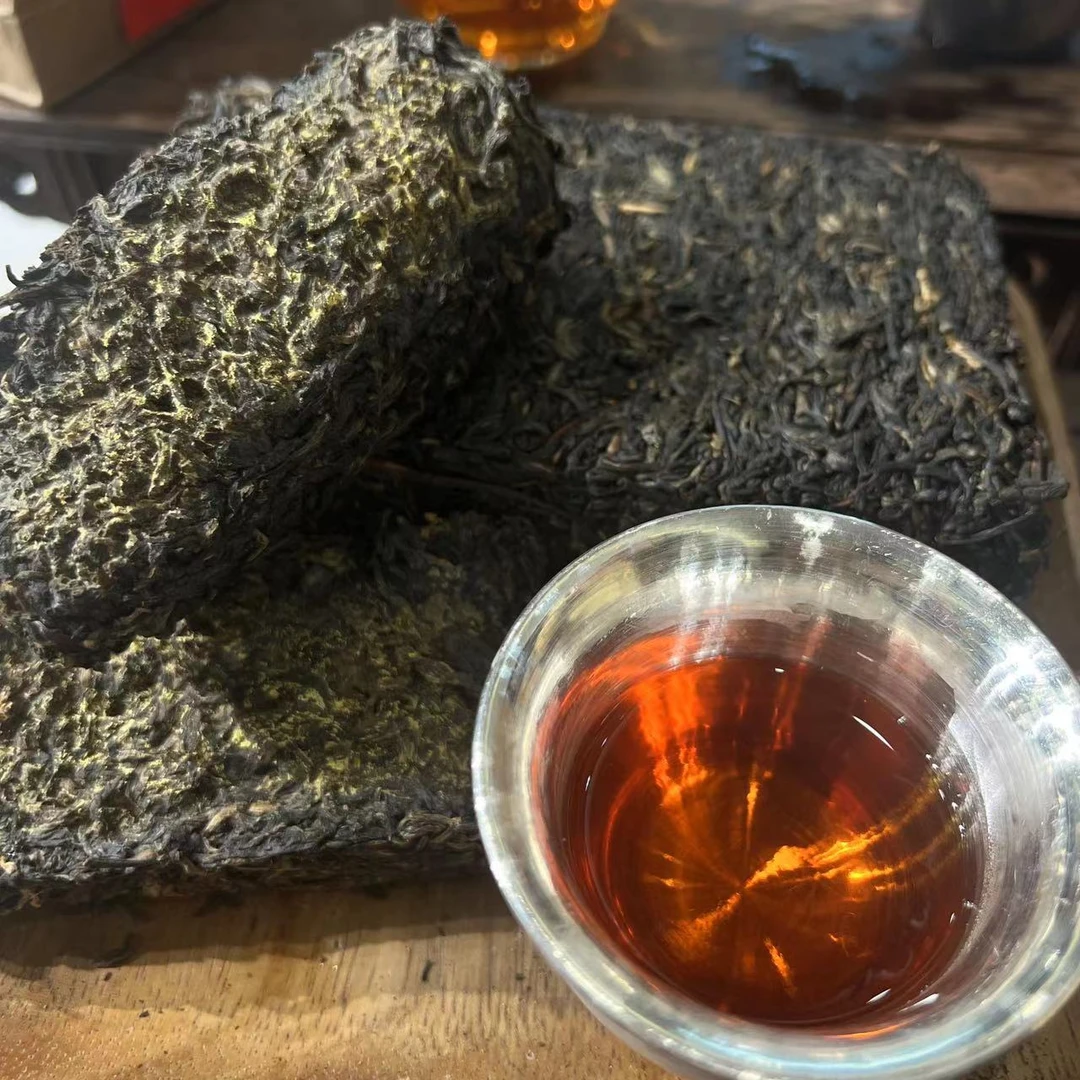 【13180-80】金花红的砖 普洱茶生茶 450克