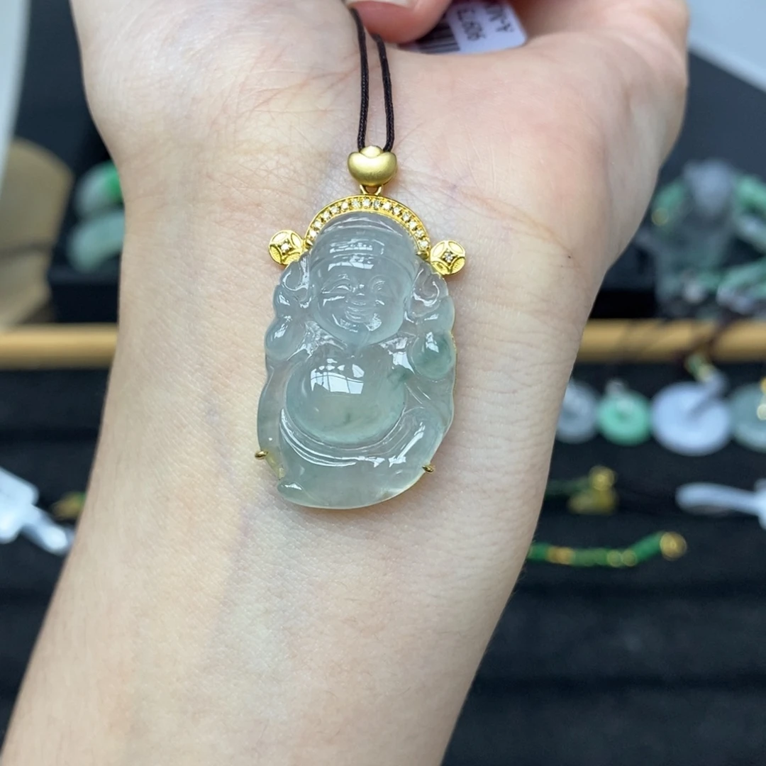 颈饰18K金镶嵌翡翠