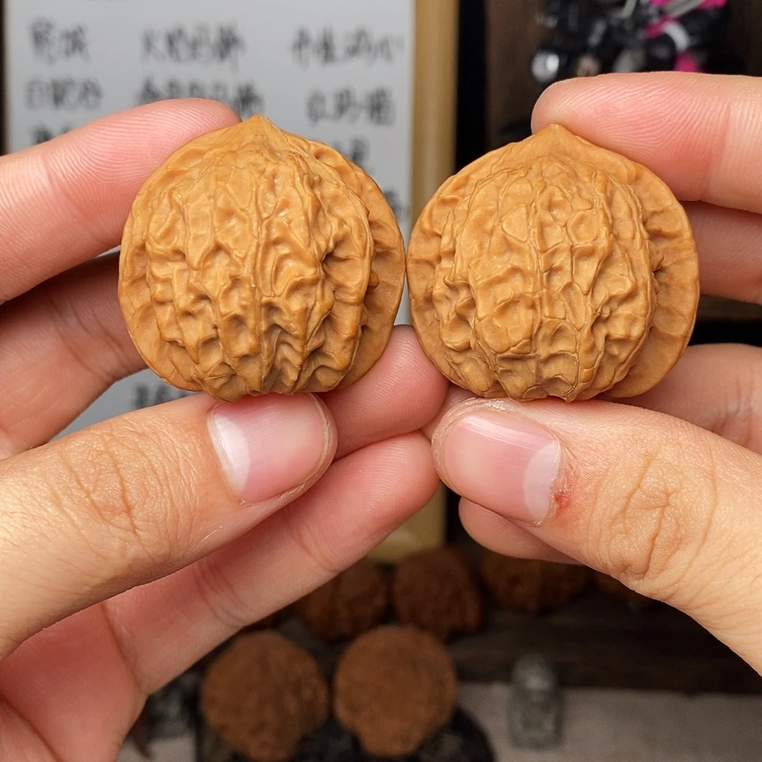 文玩核桃吊坠平闷