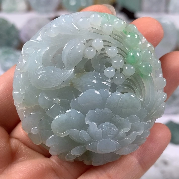 翡翠未镶嵌颈饰花开富贵卡12+