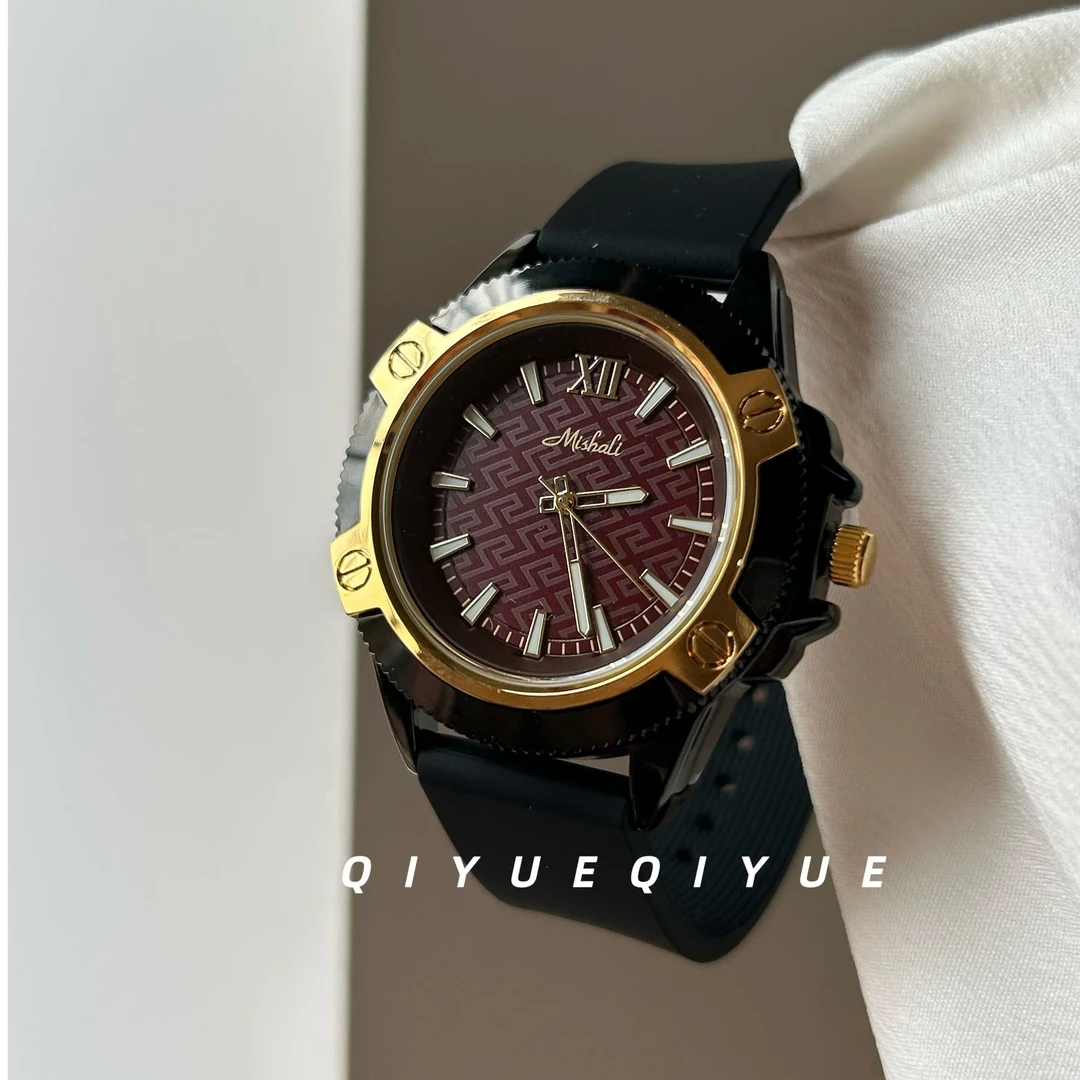 QIYUE 超酷《棕红大圆盘》中性风小众设计感帅飒石英表