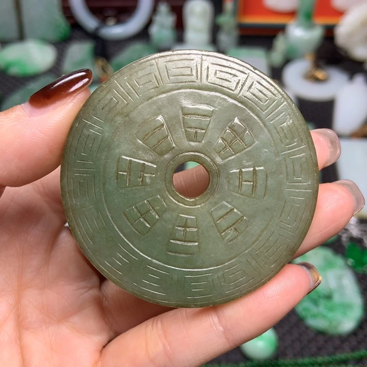 翡翠未镶嵌挂件清