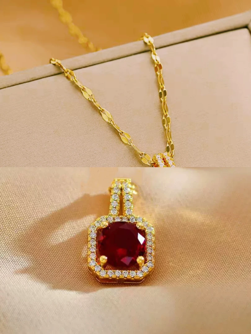 钛钢项链 2488钛钢高级感满镶红方糖锁骨项链