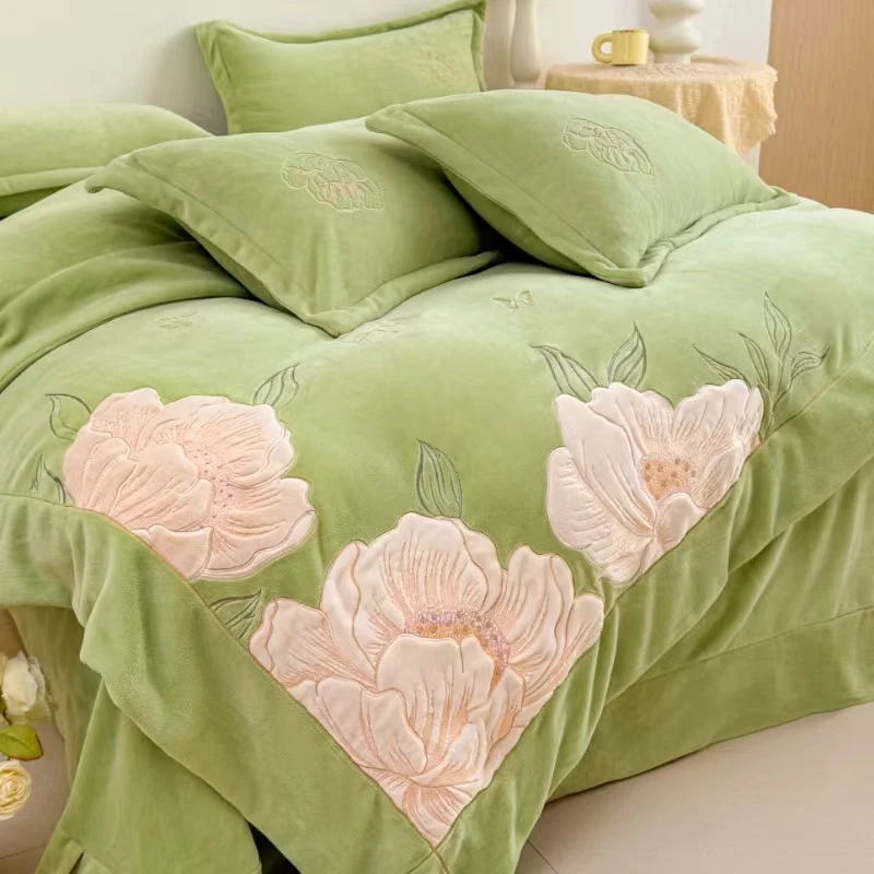 【朱丽叶】果绿贴布绣花加厚牛奶绒四件套绒被套柔软加绒被罩床单