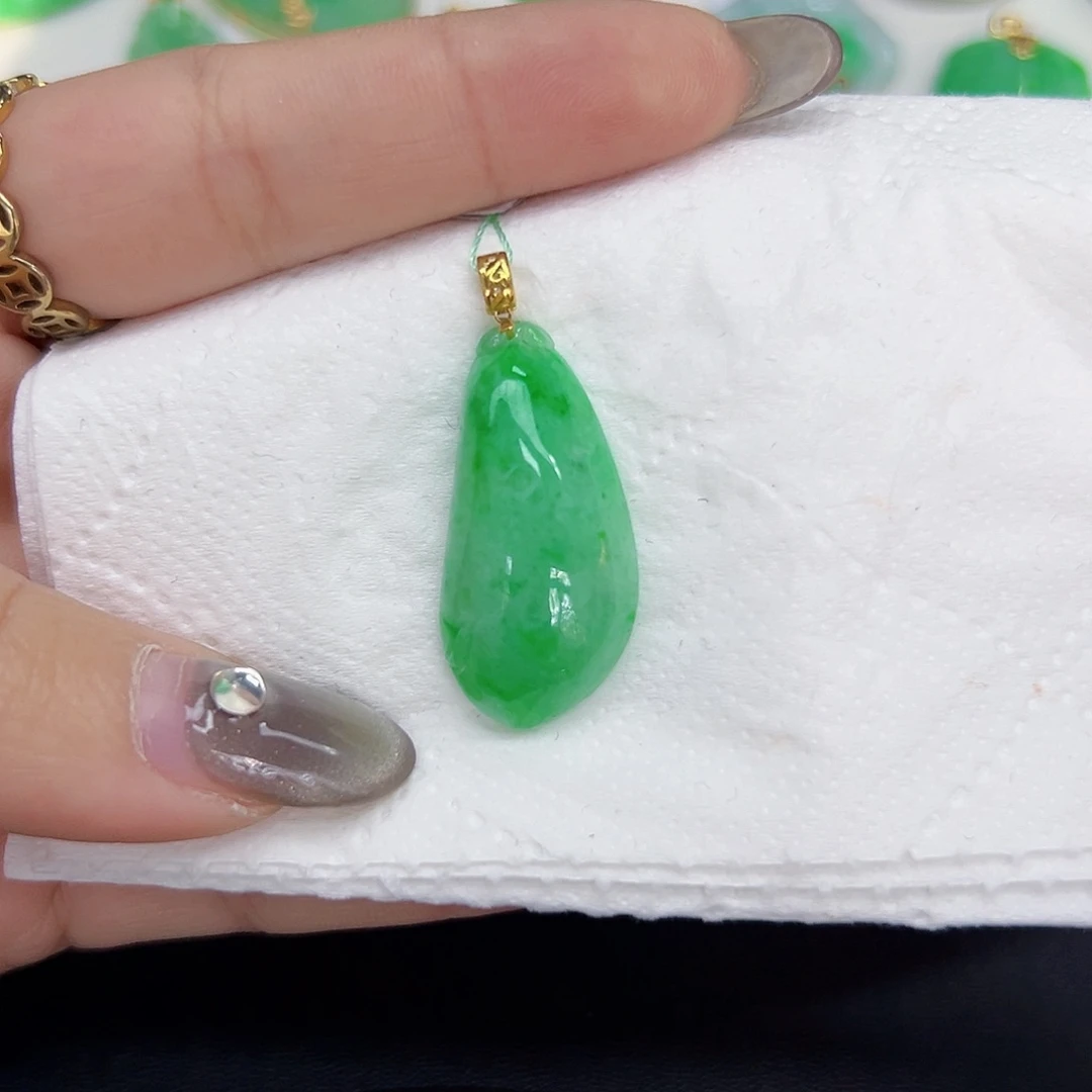 翡翠颈饰18K金镶嵌天然Ａ货翡翠