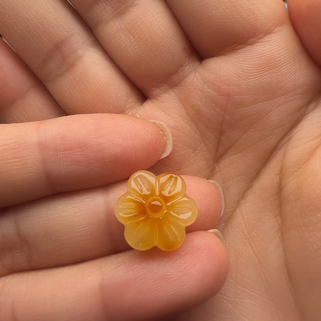 蜜蜡未镶嵌颈饰梅花（打孔不退换）