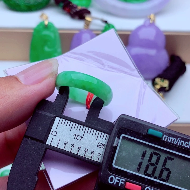 翡翠未镶嵌戒指戒指