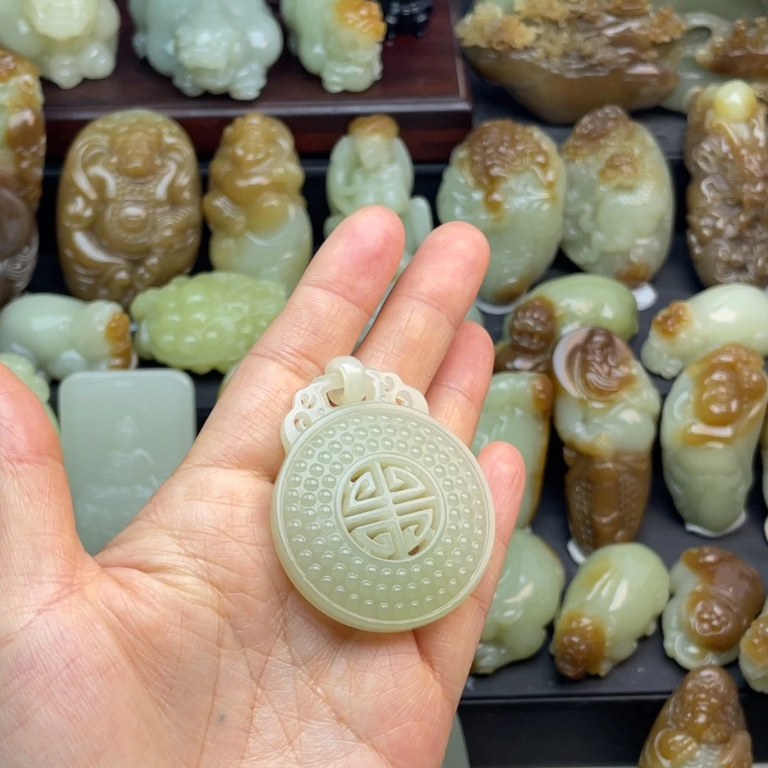 和田玉未镶嵌颈饰