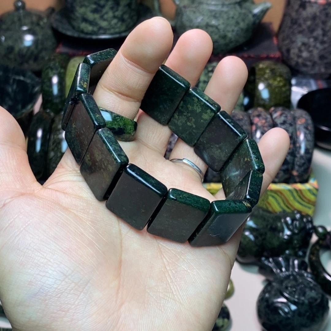 蛇纹石玉未镶嵌项链