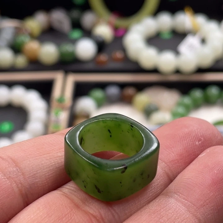 嘉****手链未镶嵌和田玉新疆玛纳斯碧玉戒圈