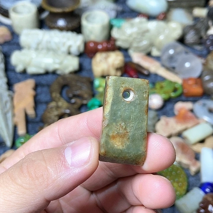 和田玉未镶嵌颈饰5