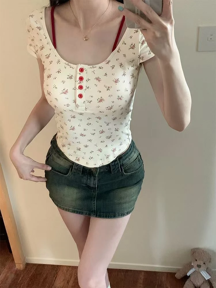 短款短袖假两件碎花修身女T恤方领碎花沙丘废土风