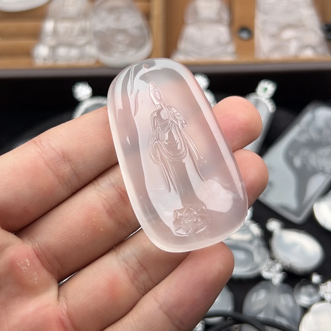 石英质玉未镶嵌颈饰悟道观音