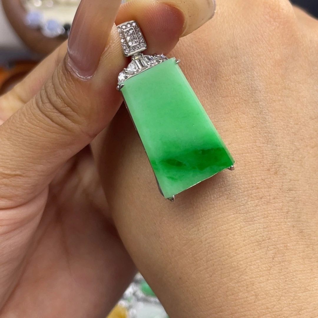 颈饰银S925镶嵌翡翠吊坠