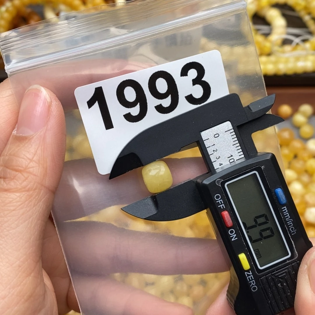 蜜蜡珠宝奇石未镶嵌