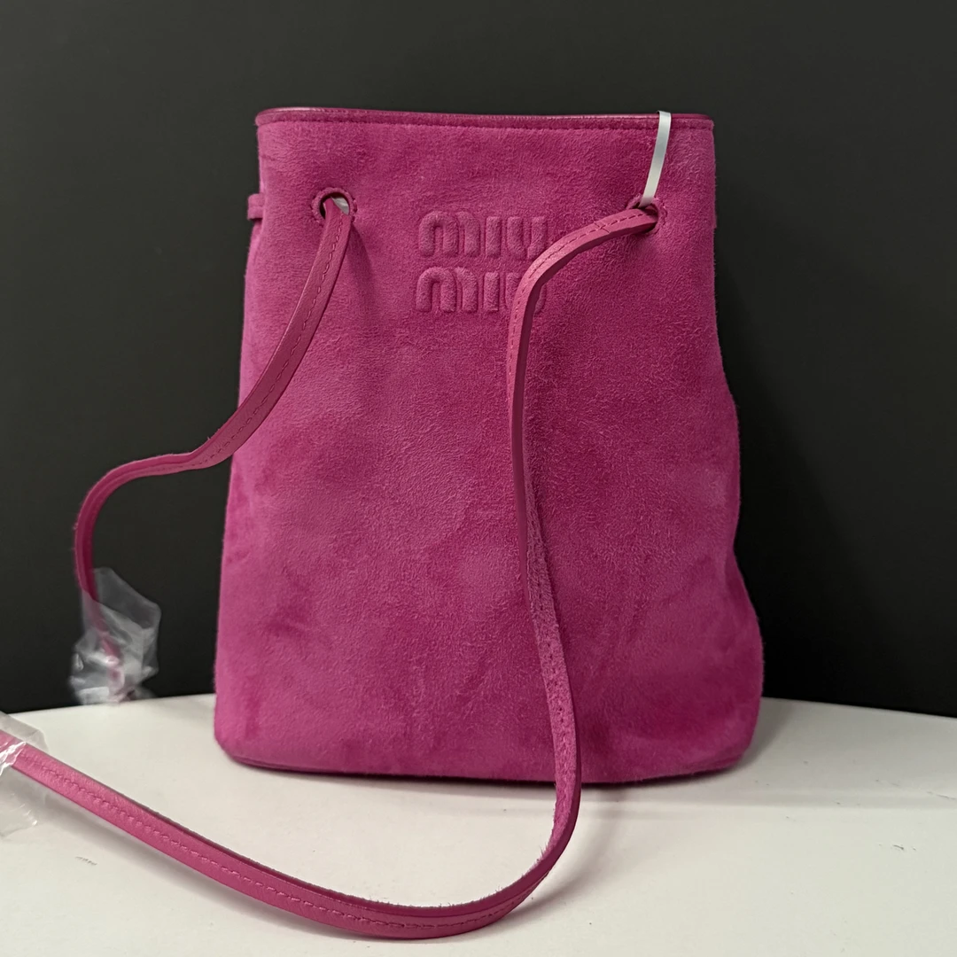 95新 MIU MIU/缪缪 火龙果色麂皮福袋包14cm/JJ5112206