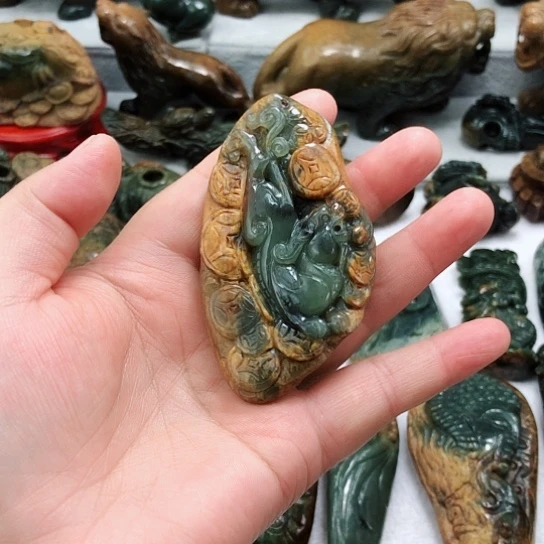 岫岩河磨玉（透闪石质玉）把件未镶嵌呼**呼